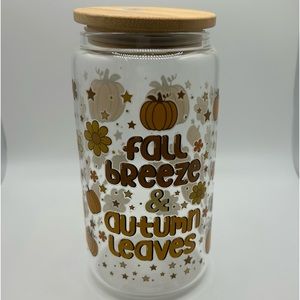 Glass Can Tumbler, 16 onzas, with bamboo Lid and Plastic Straw Included.